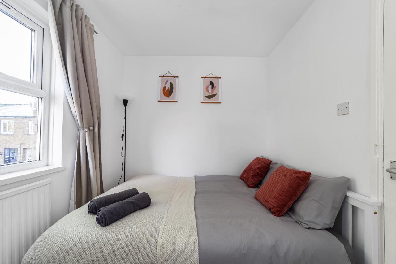 Arte Stays - 3-Bedroom Bright House London, Haggerston, Garden, Parking, 8 Min Walk To Haggerston Station, Weekly Or Monthly Stays, Serviced Accommodation - 7 Guests Luaran gambar